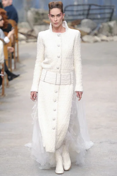 Look 68